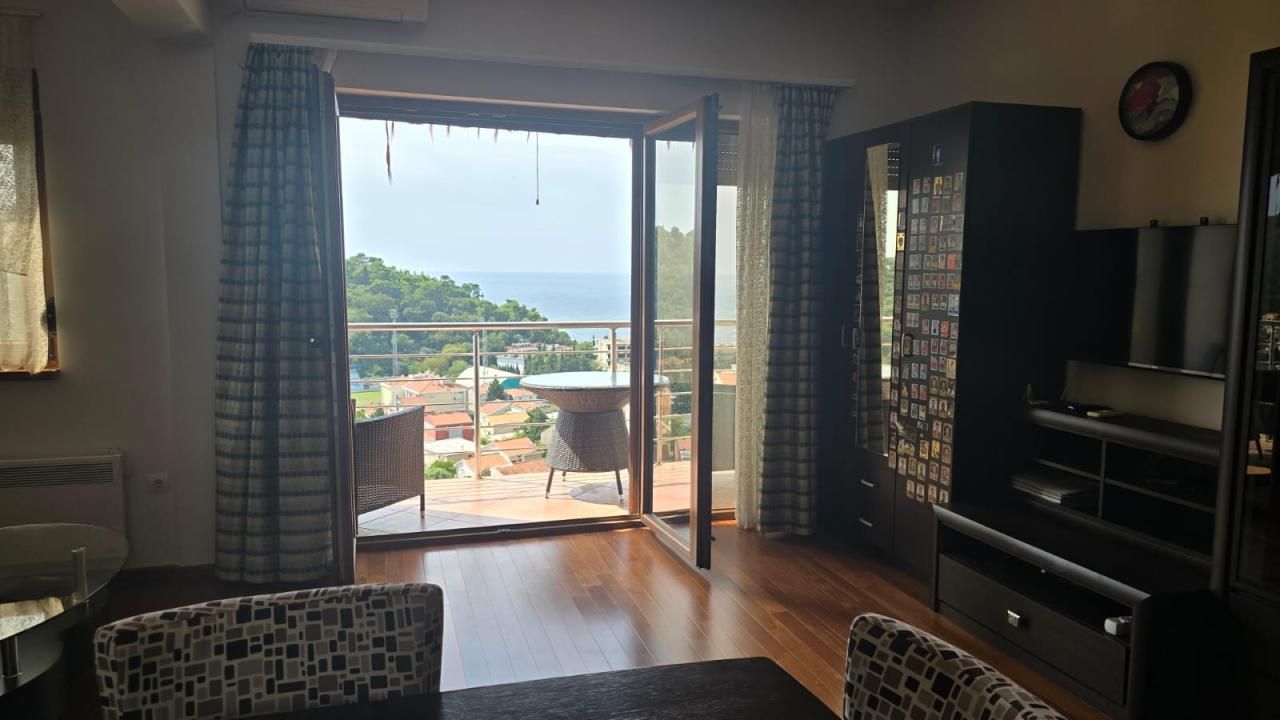 Flat in Petrovac, Montenegro, 74 m² - picture 13