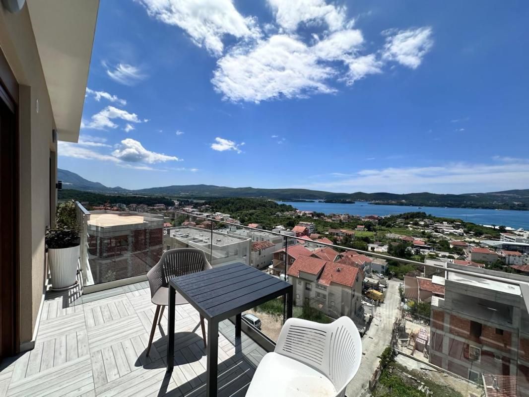 Piso en Tivat, Montenegro, 68 m² - imagen 13