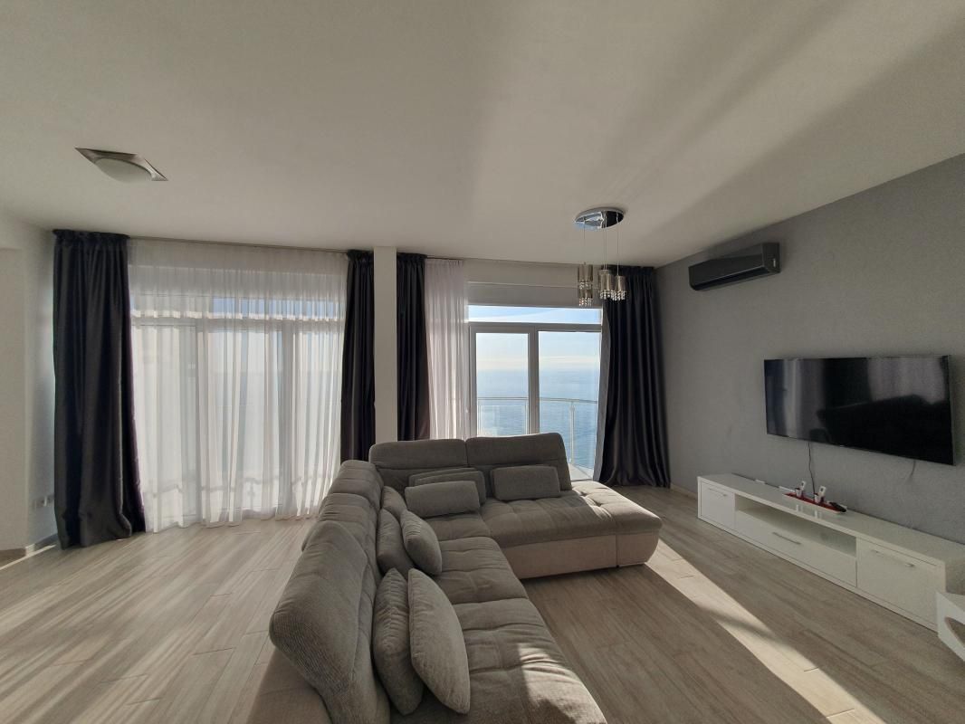 Flat in Dobra Voda, Montenegro, 201 m² - picture 14