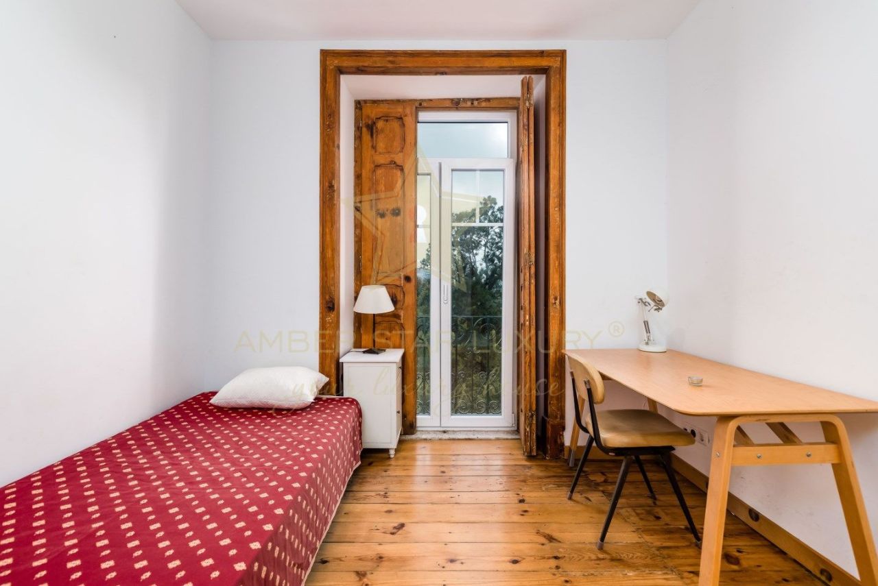 Flat in Lisbon, Portugal, 137 m² - picture 8