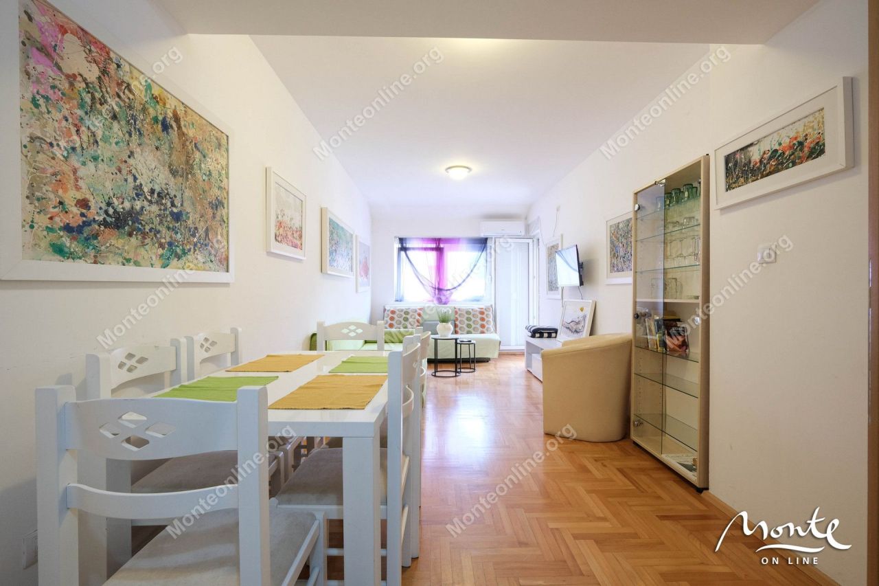Flat in Budva, Montenegro, 44 m² - picture 1