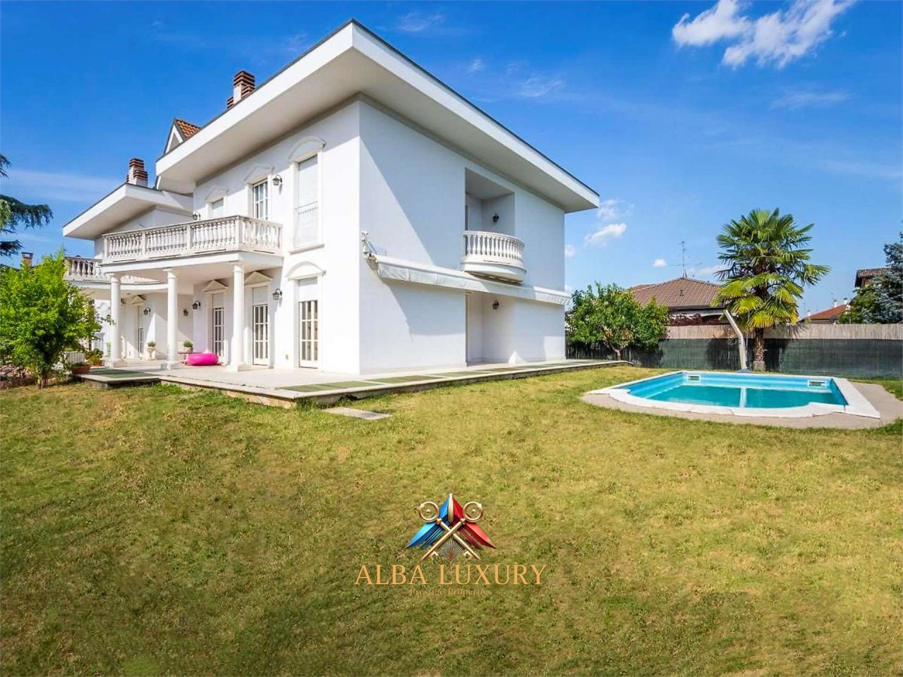 Villa Via ADIGE, Italy, 1 200 m² - picture 1