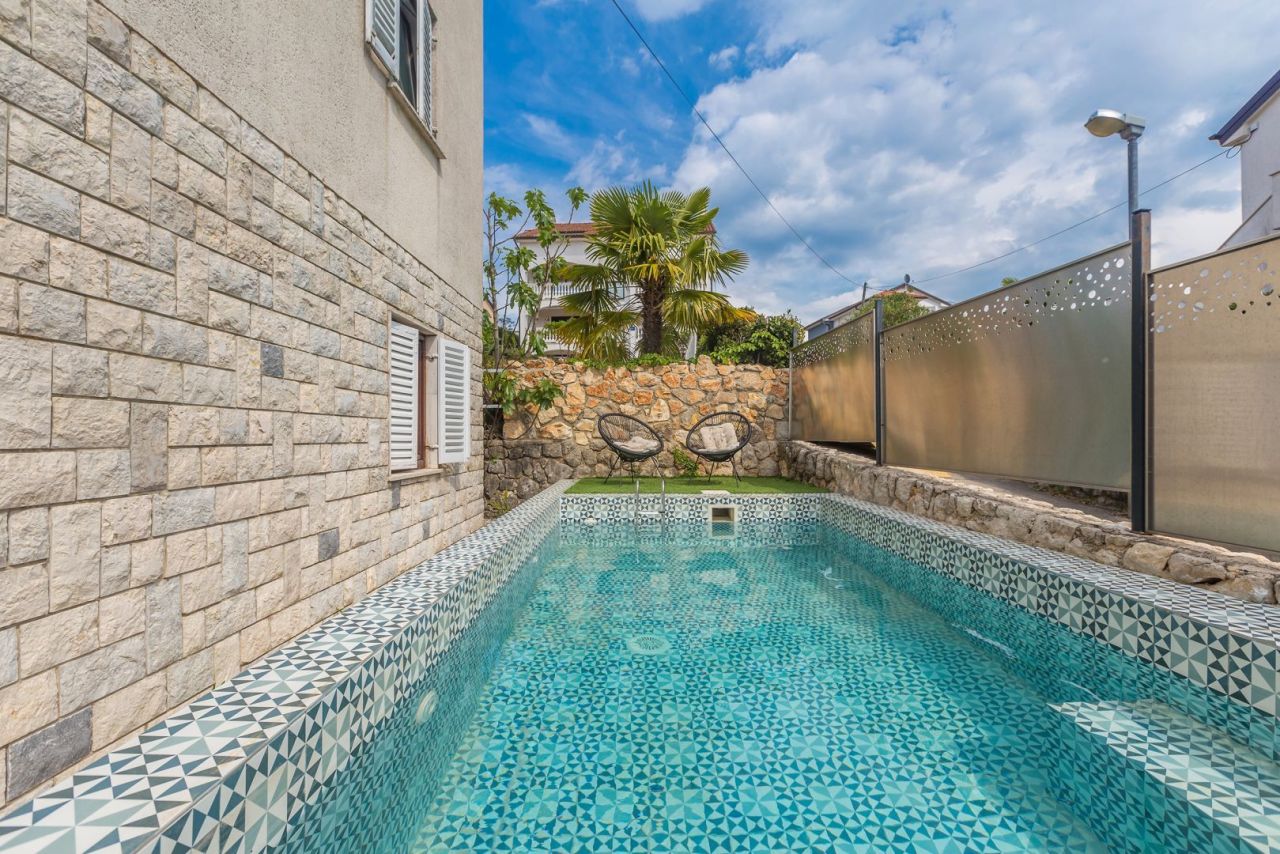 Hôtel Malinska, Croatie, 400 m² - image 1