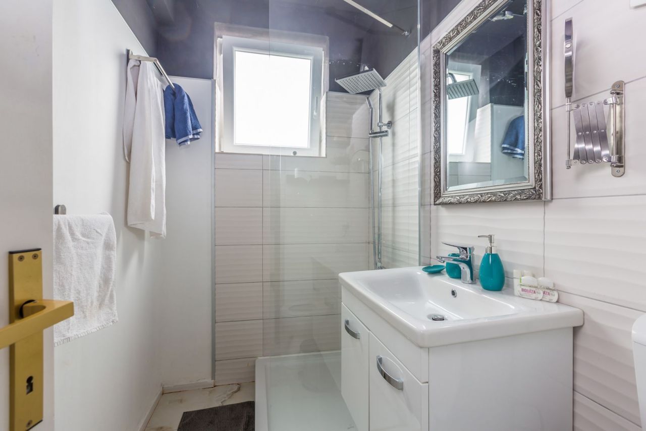 Hotel Malinska, Croacia, 400 m² - imagen 11