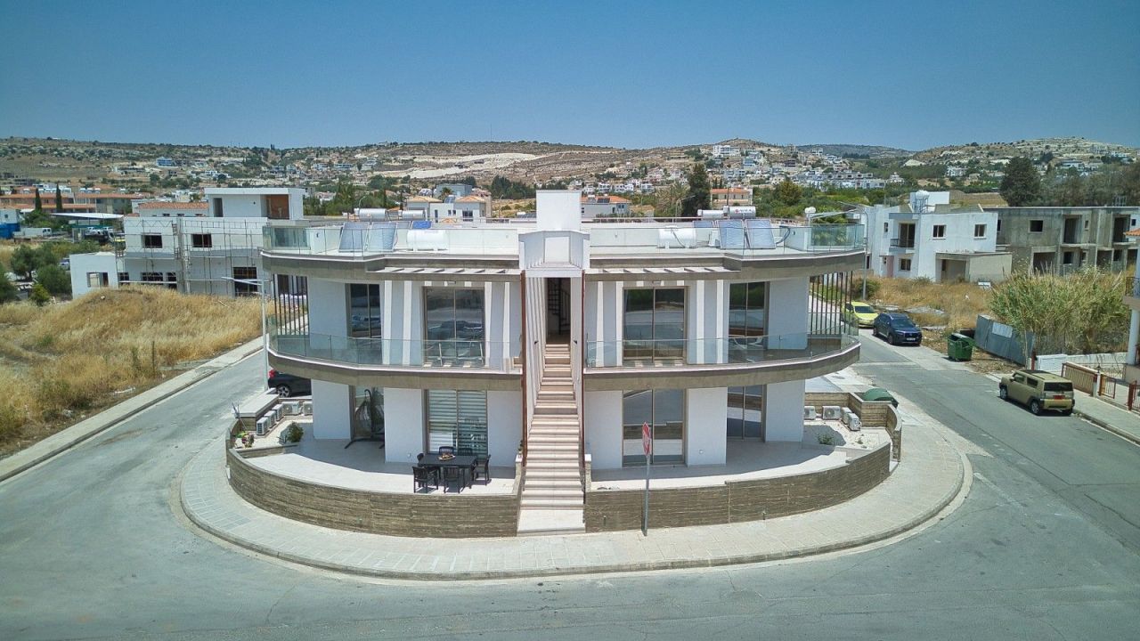 Apartment in Paphos, Cyprus, 150 m² - picture 1