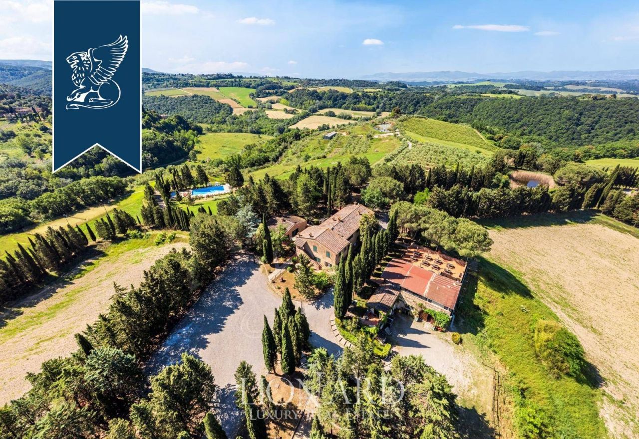 Farm in Florenz, Italien, 2 100 m² - Foto 1