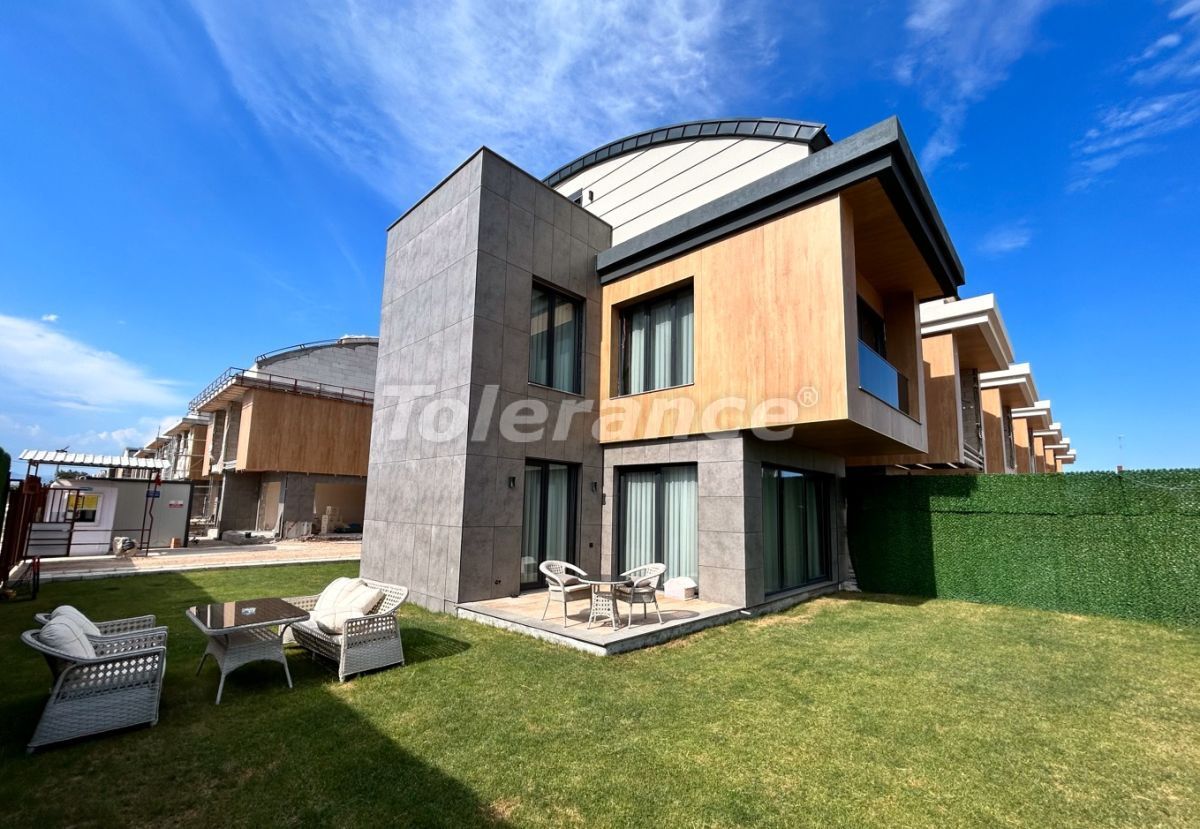 Villa in Antalya, Türkei, 296 m² - Foto 1