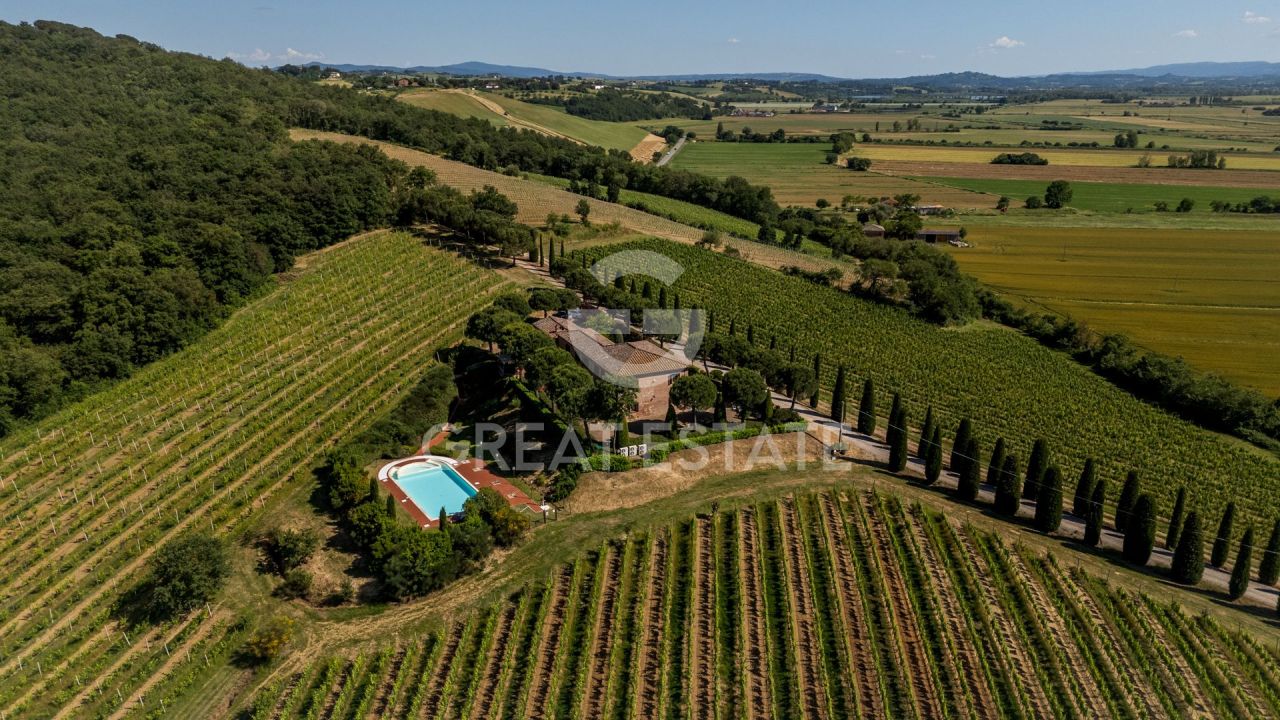 House in Montepulciano, Italy, 563.15 m² - picture 3