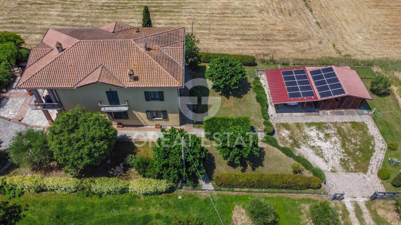 Villa in Castiglione del Lago, Italy, 300 m² - picture 4