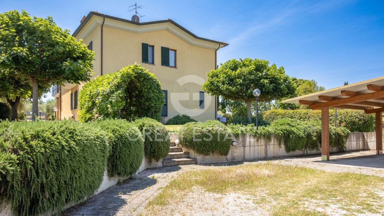 Villa in Castiglione del Lago, Italy, 300 m² - picture 5