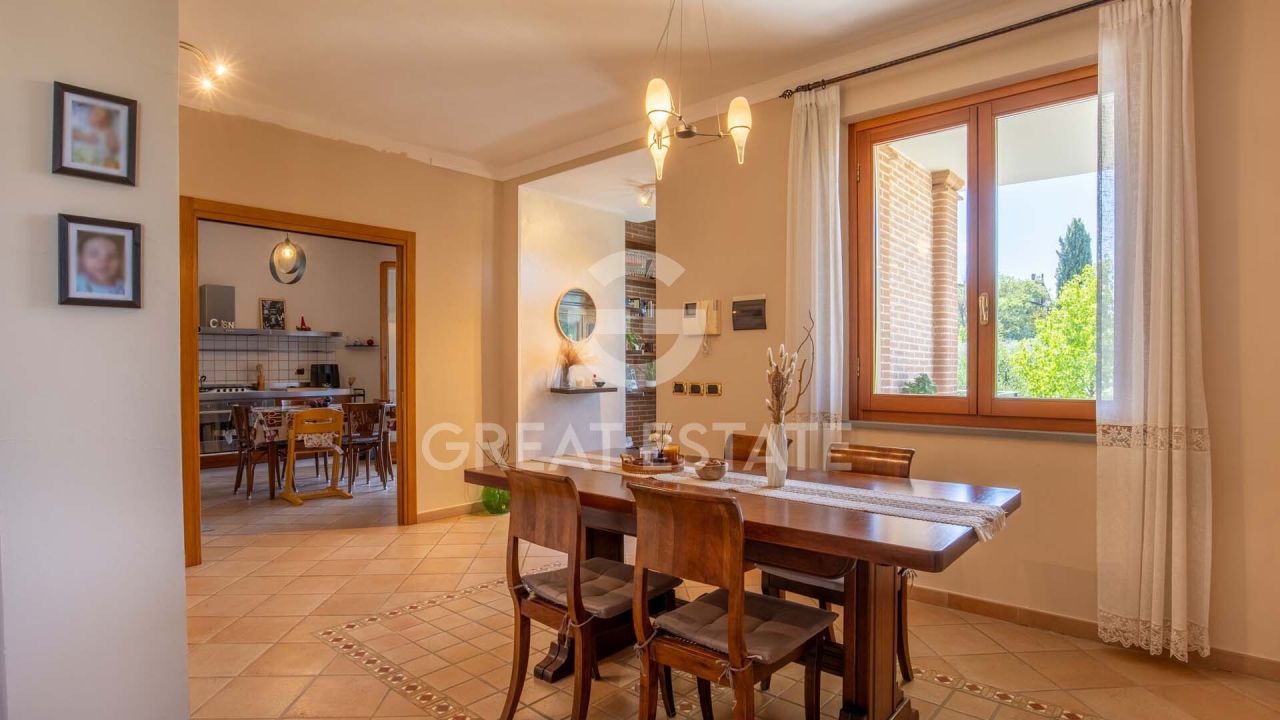 Villa in Castiglione del Lago, Italy, 300 m² - picture 14
