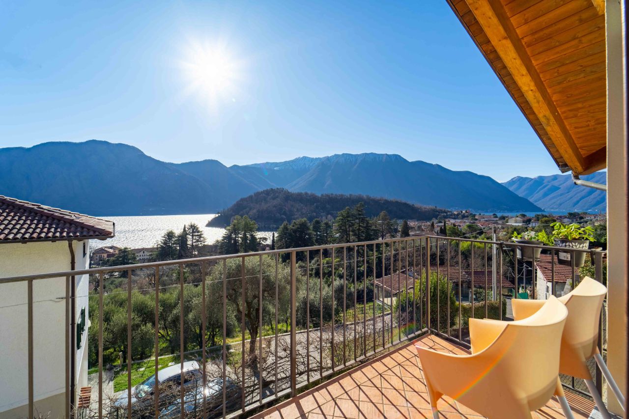 Villa à Tremezzina, Italie, 180 m² - image 1