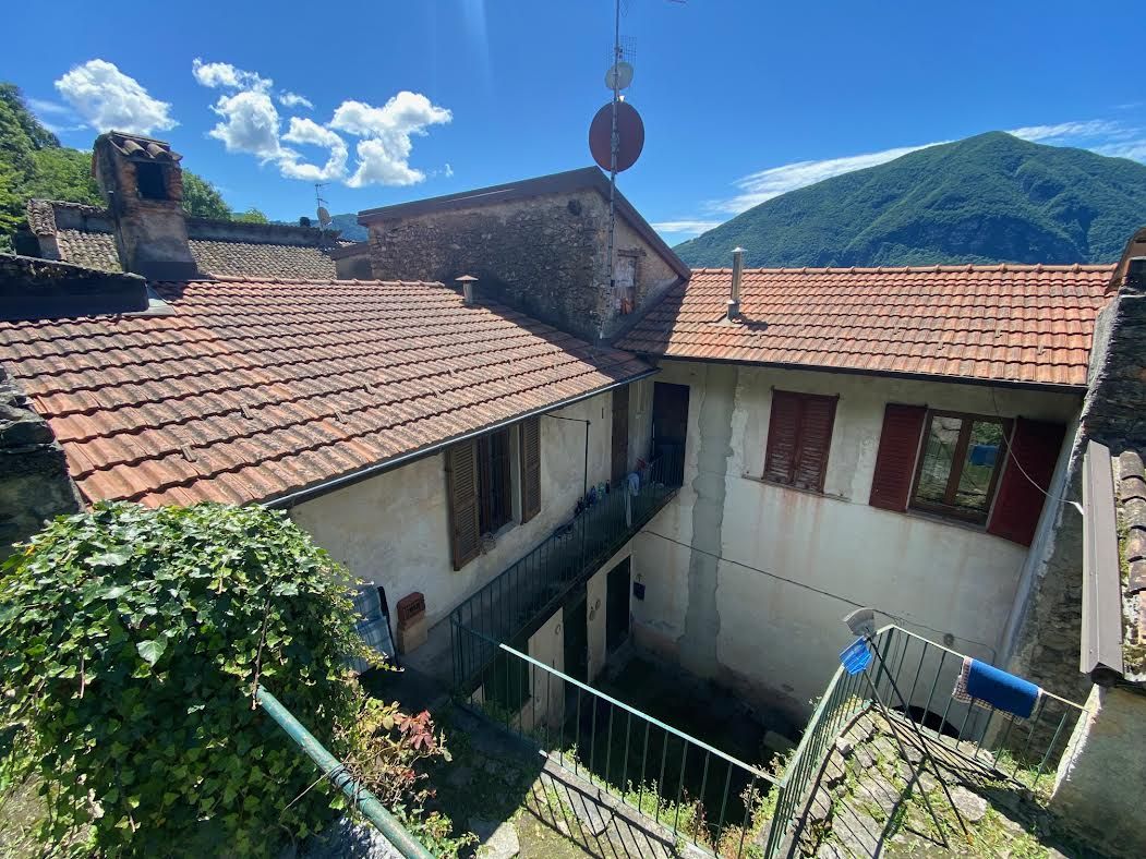 Villa in Valsolda, Italy, 380 m² - picture 2