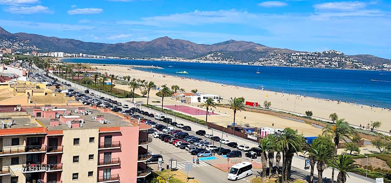 Wohnung in Empuriabrava, Spanien, 121 m² - Foto 1