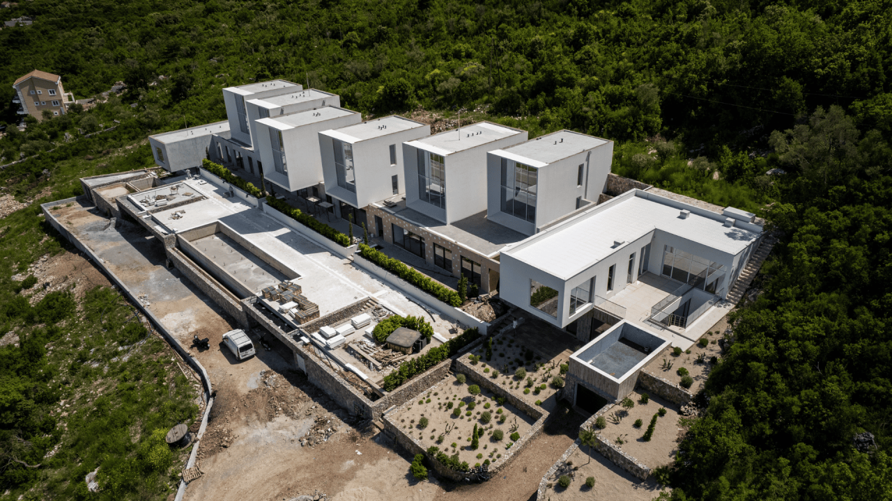 Villa in Krasici, Montenegro, 328 m² - Foto 1