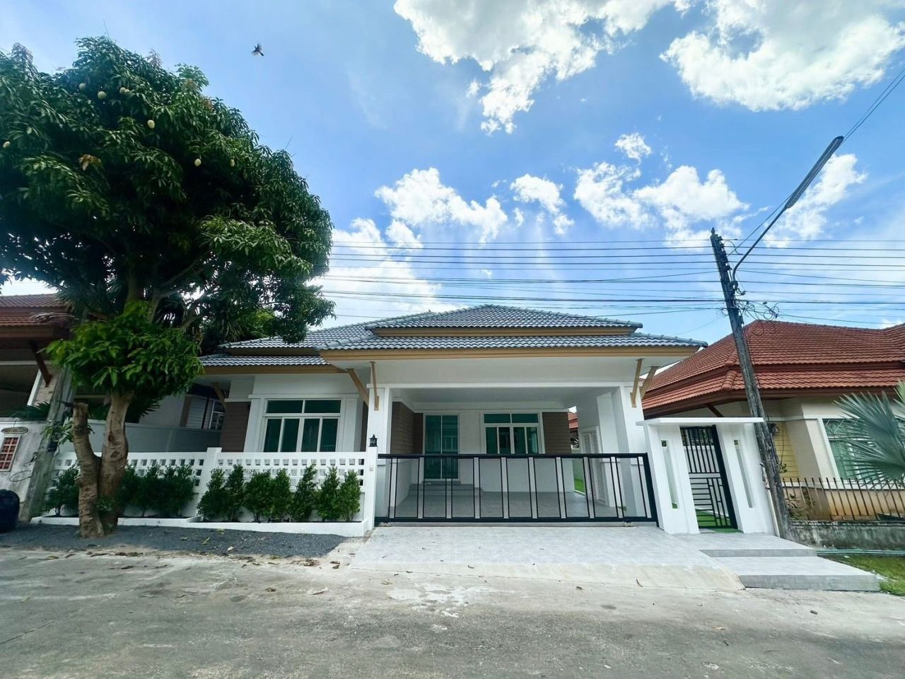 House in Phuket, Thailand, 240 m² - picture 1