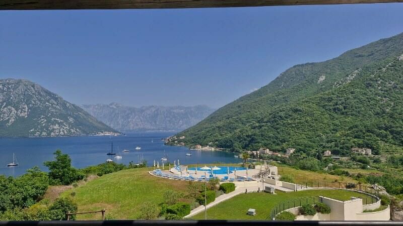Flat in Morinj, Montenegro, 94 m² - picture 1