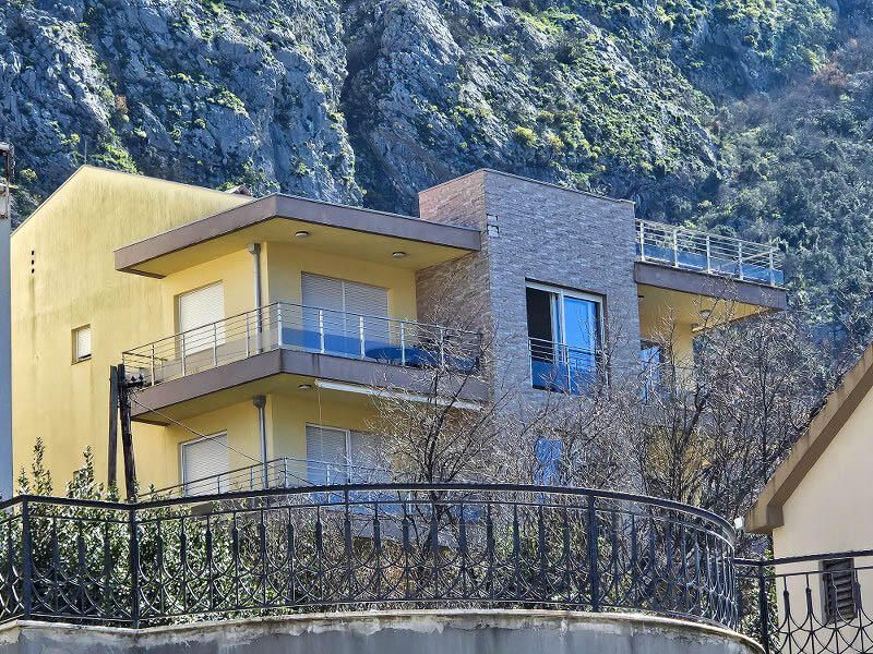 Wohnung in Dobrota, Montenegro, 108 m² - Foto 1