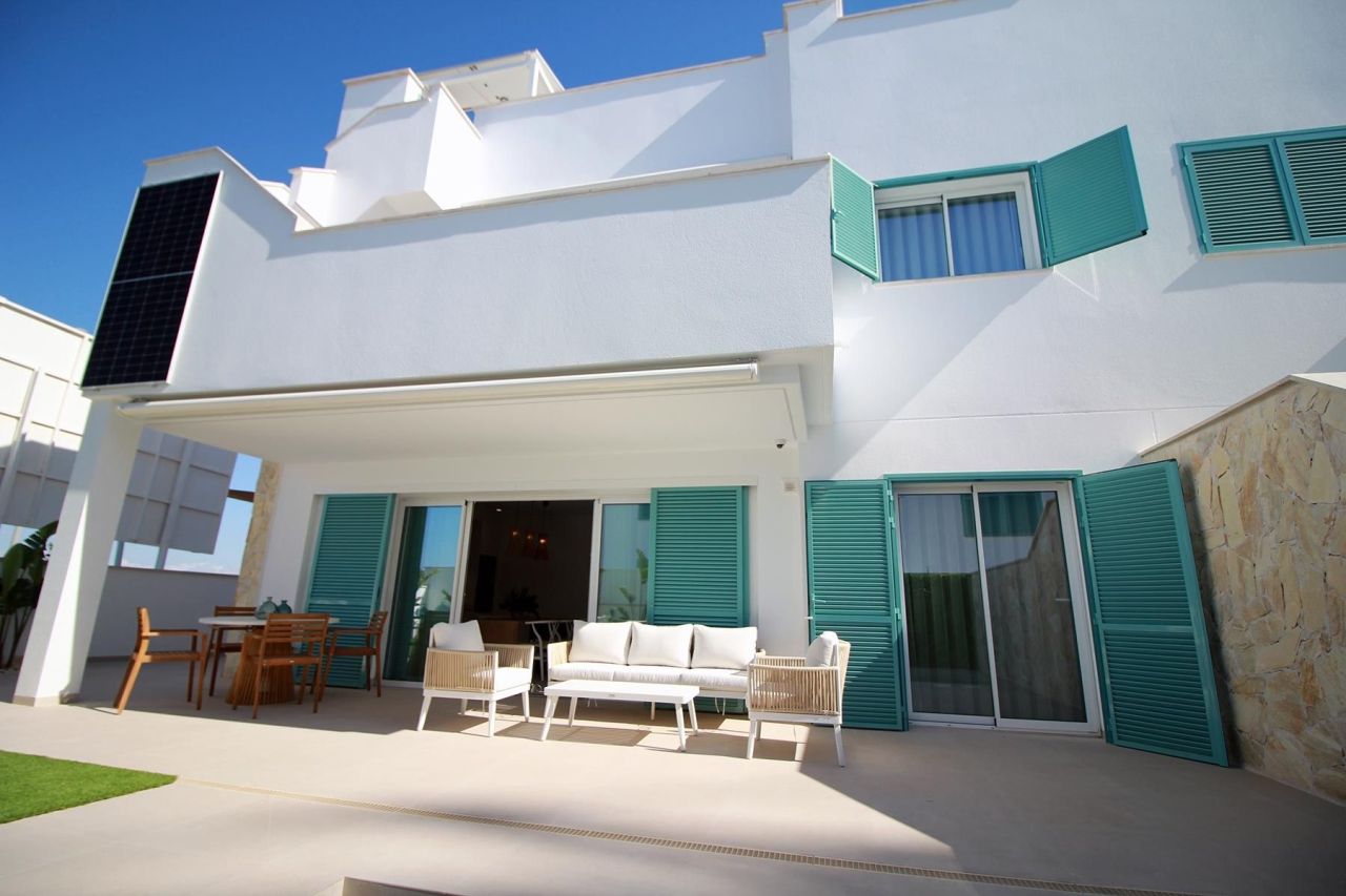 Bungalow en Pilar de la Horadada, España, 78 m² - imagen 1