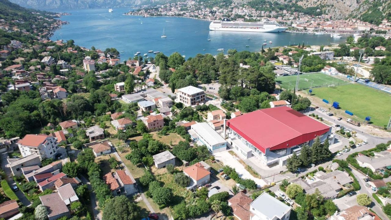 Maison à Kotor, Monténégro, 120 m² - image 1