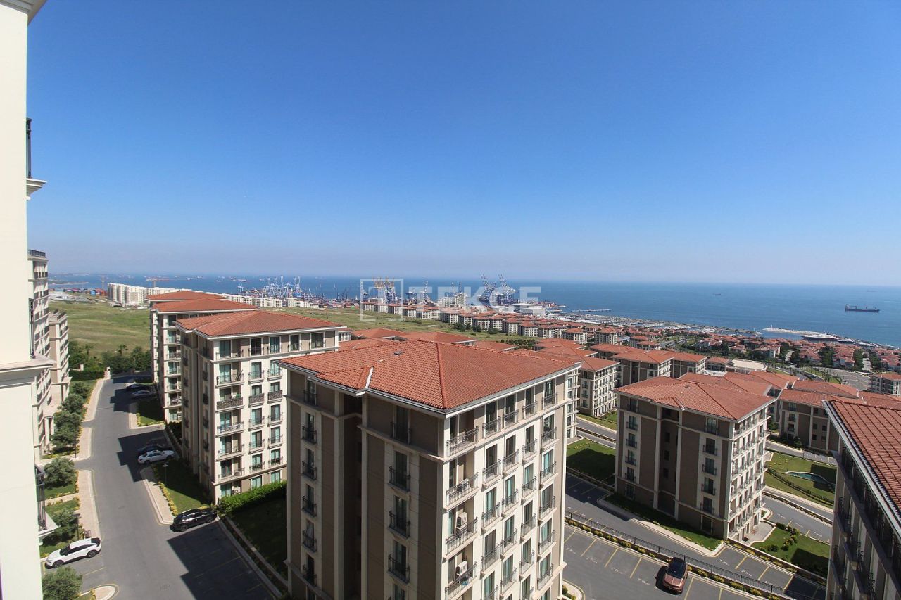 Apartment in Beylikduzu, Turkey, 130 m² - picture 1