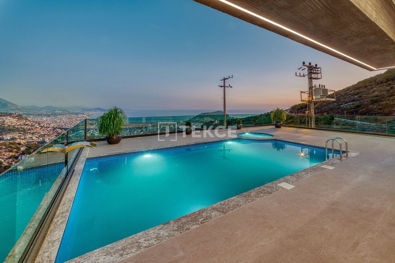 Villa in Alanya, Türkei, 300 m² - Foto 1