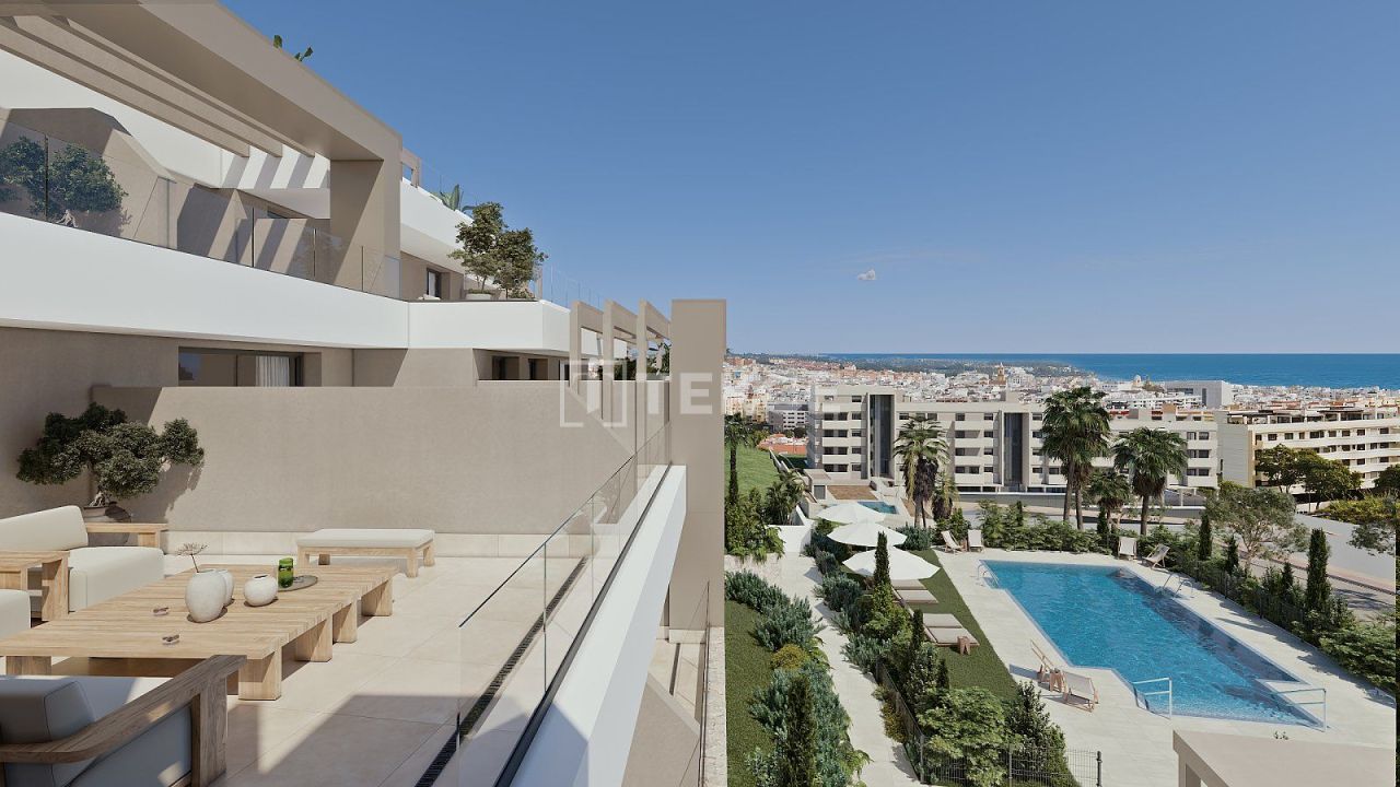 Appartement à Estepona, Espagne, 95 m² - image 1