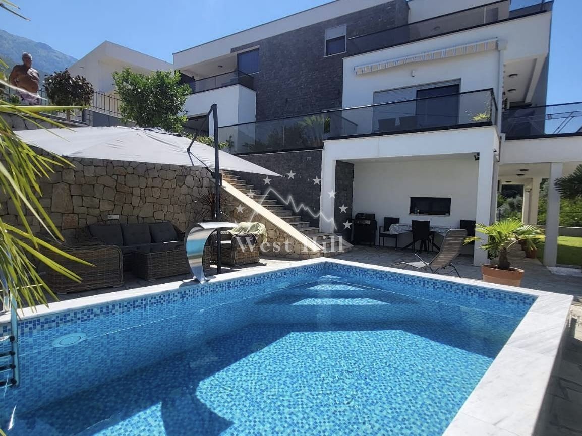 Casa en Dobra Voda, Montenegro, 305 m² - imagen 1