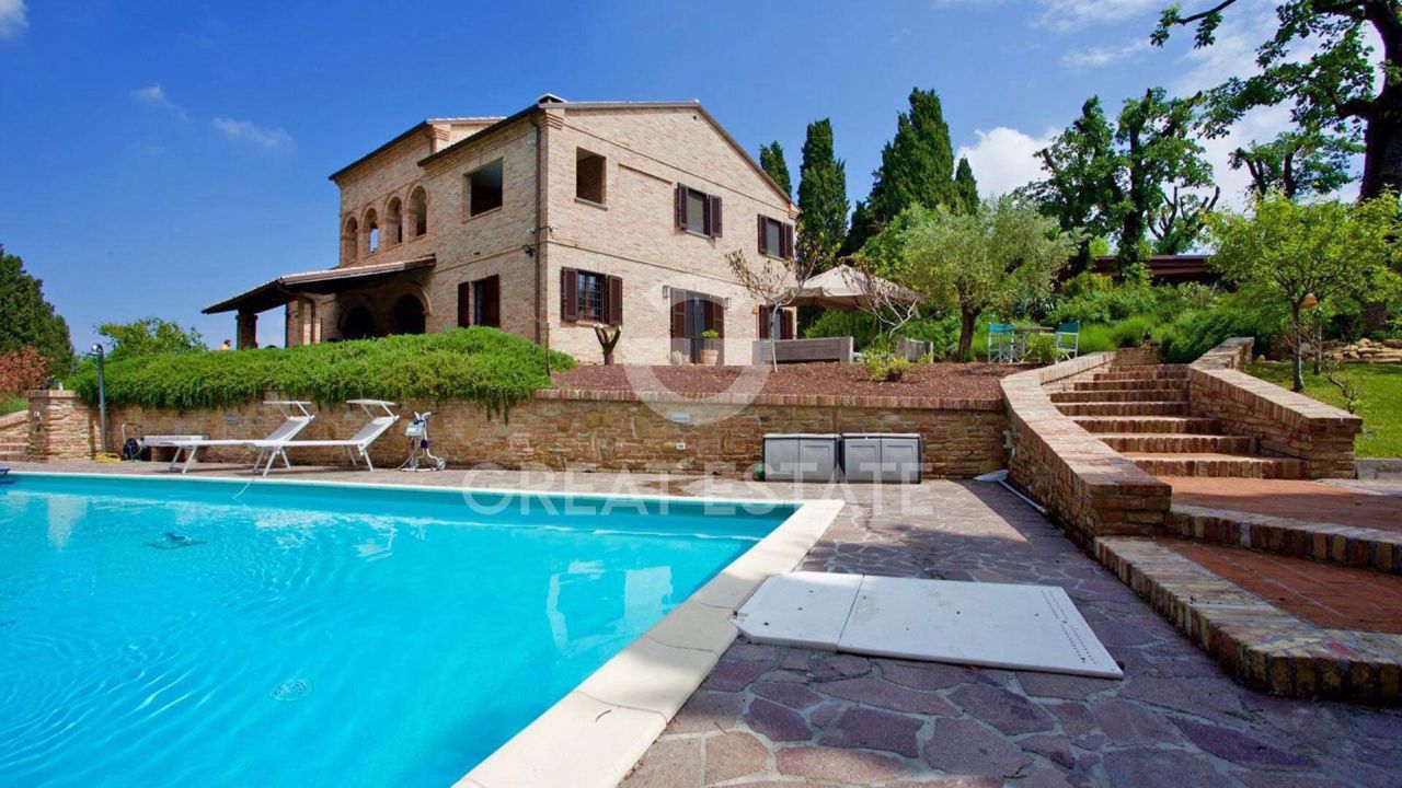 House in Pesaro e Urbino, Italy, 422.2 m² - picture 1