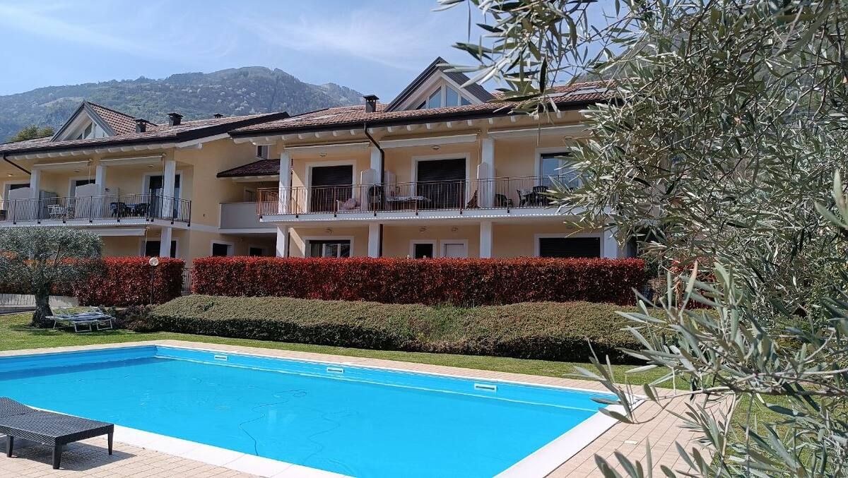 Appartement à Lenno, Italie, 90 m² - image 1