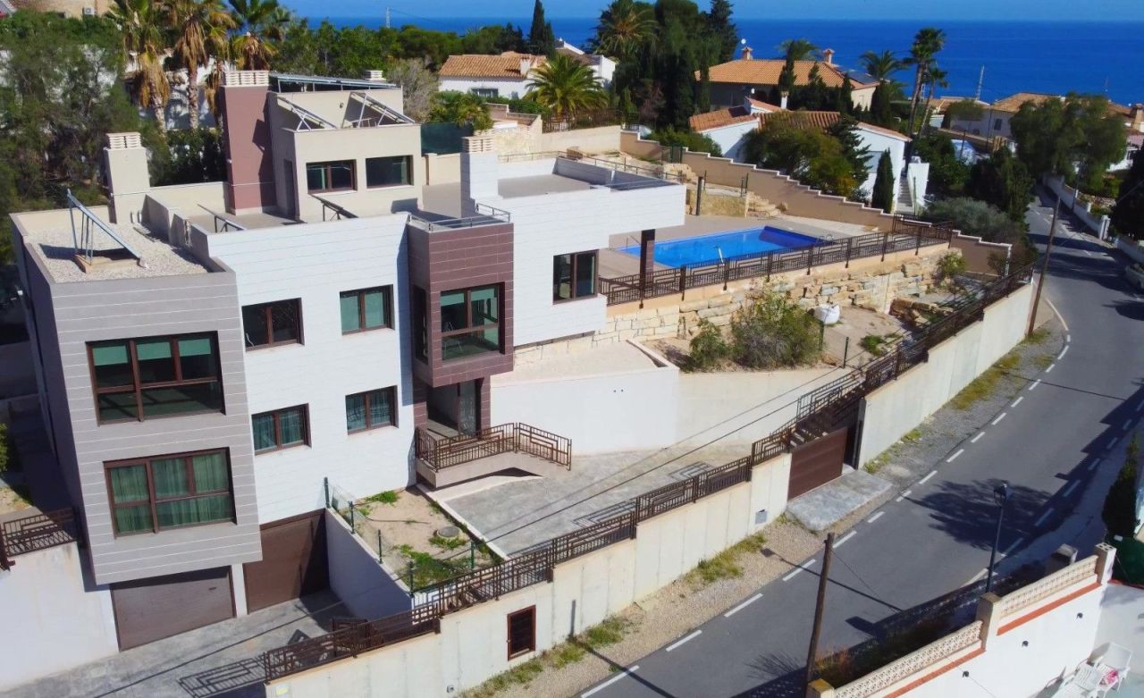Villa à El Campello, Espagne - image 1