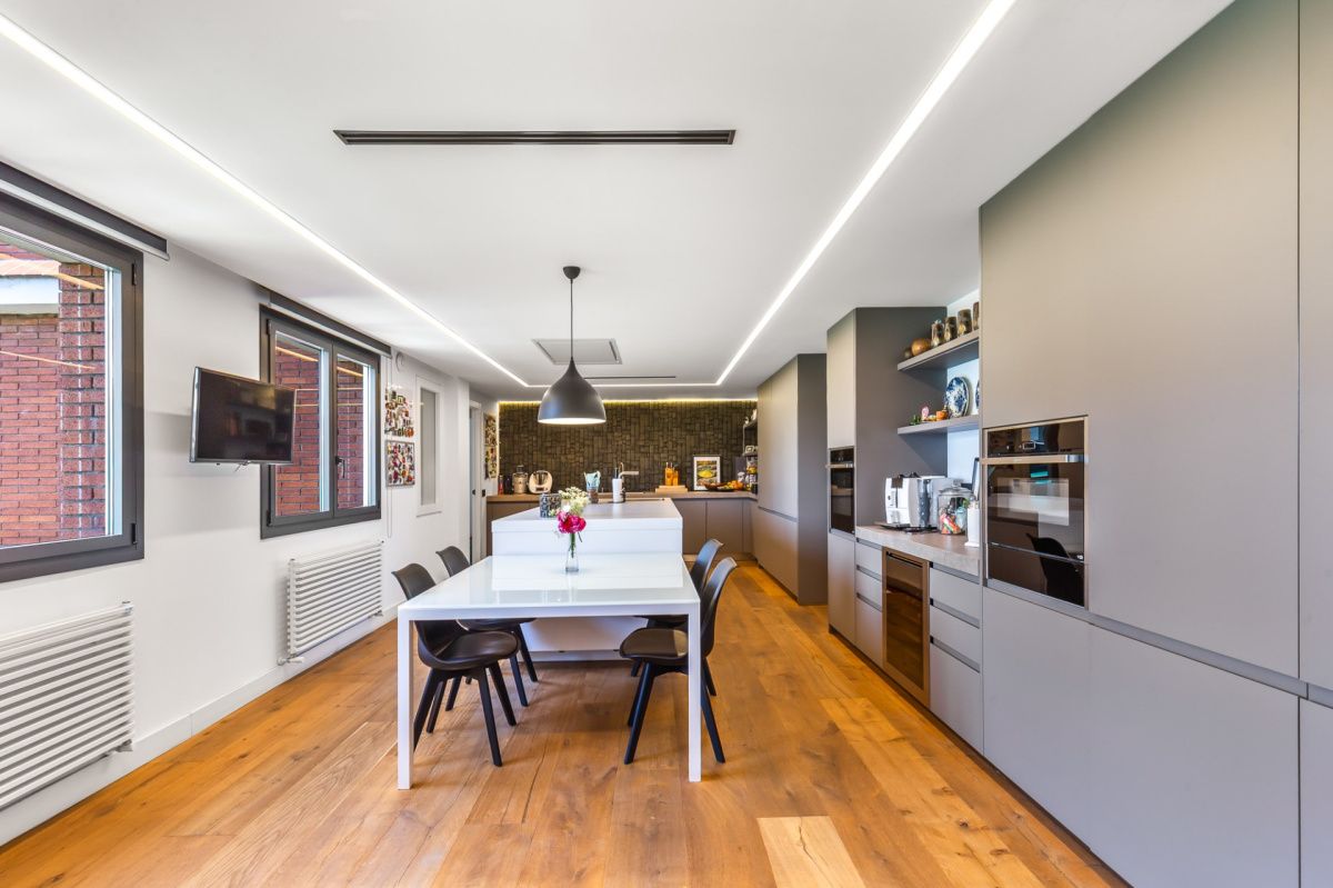 Piso en Barcelona, España, 356 m² - imagen 1