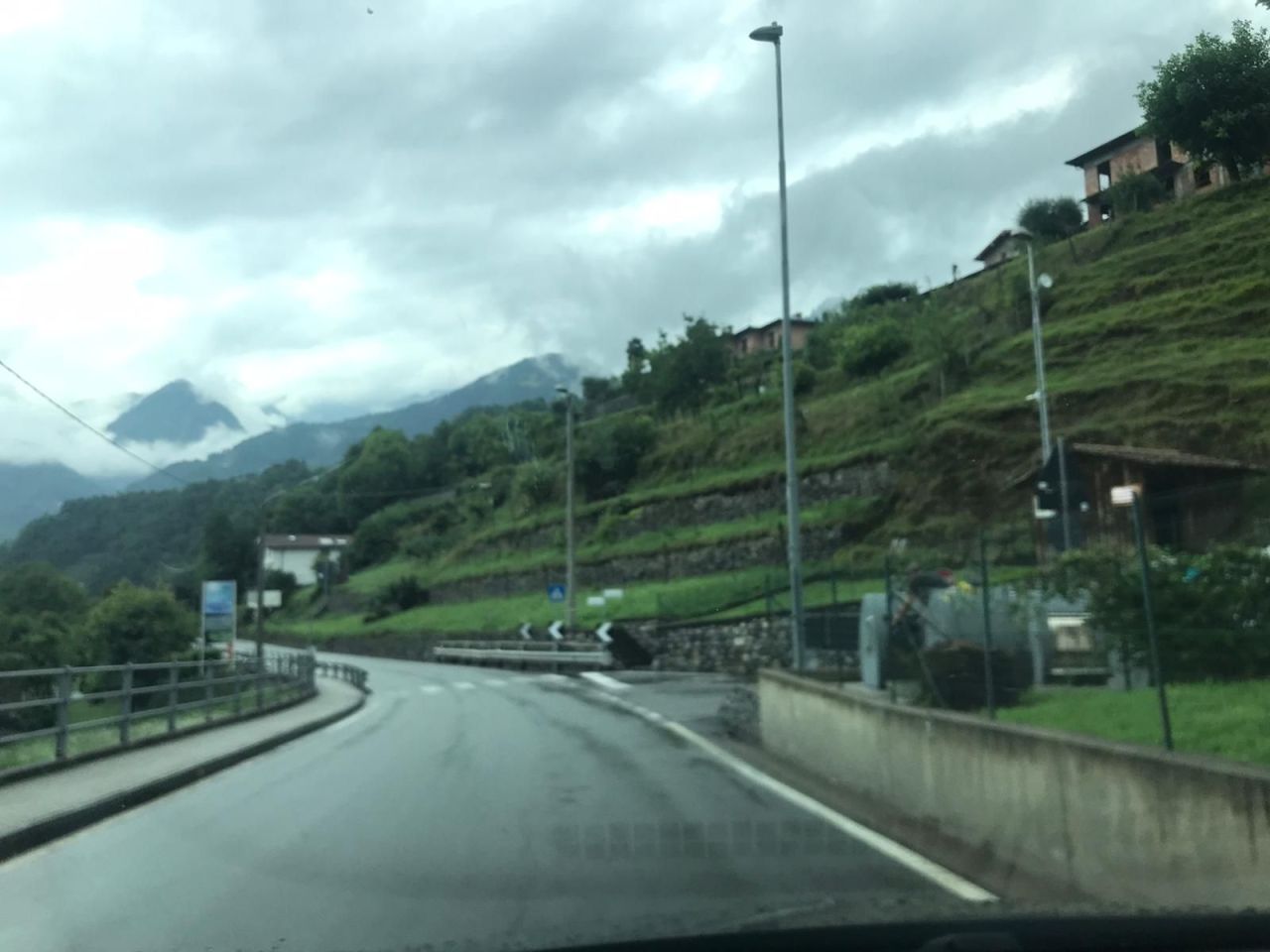 Terreno a Carlazzo, Italia, 2 440 m2 - foto 2