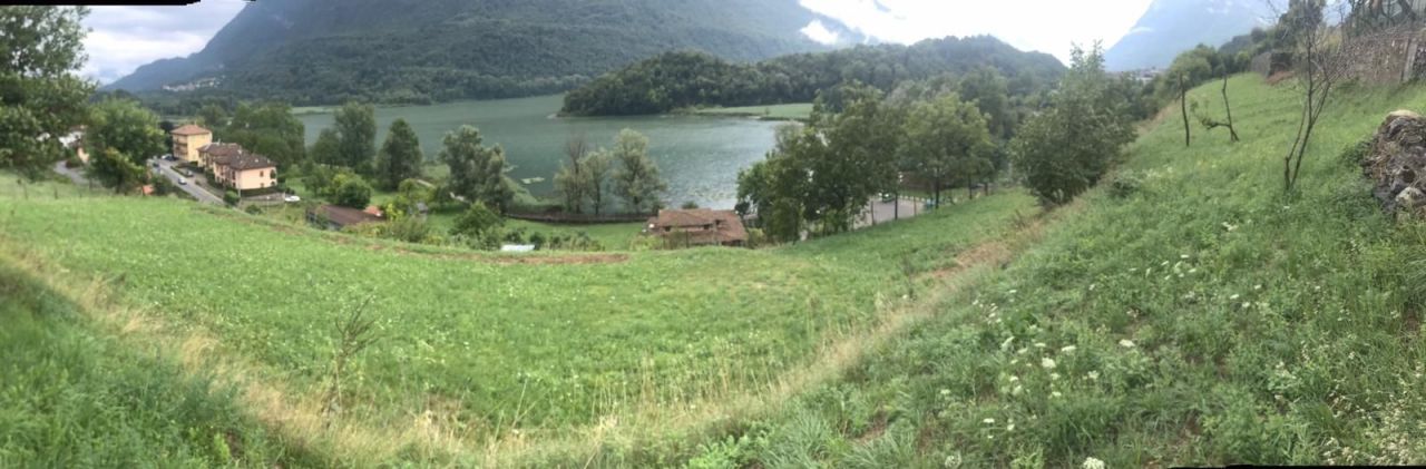 Land in Carlazzo, Italy, 2 440 m² - picture 1