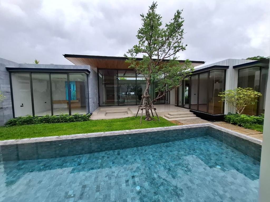 Villa in Phuket, Thailand, 420 m² - picture 1
