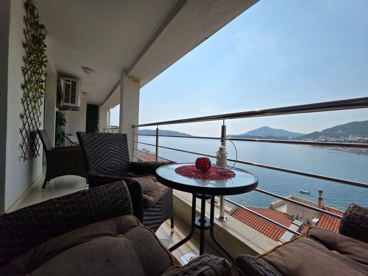 Appartement à Rafailovici, Monténégro, 85 m² - image 1