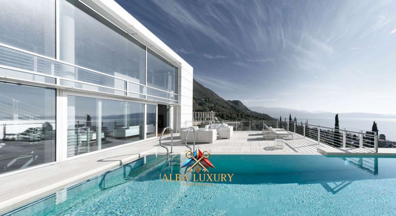 Villa in Gardone Riviera, Italien, 560 m² - Foto 1