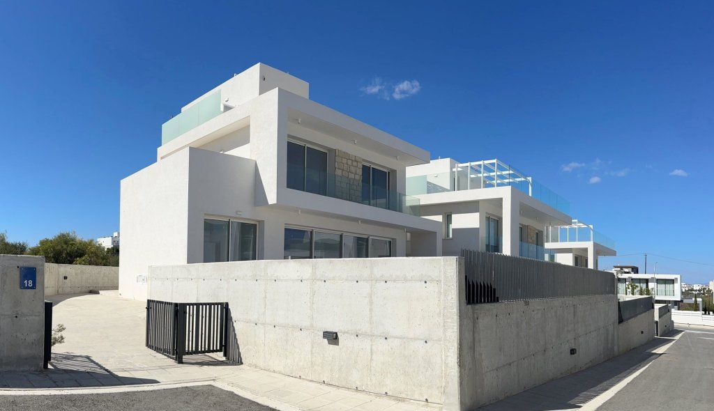 Flat in Protaras, Cyprus - picture 1
