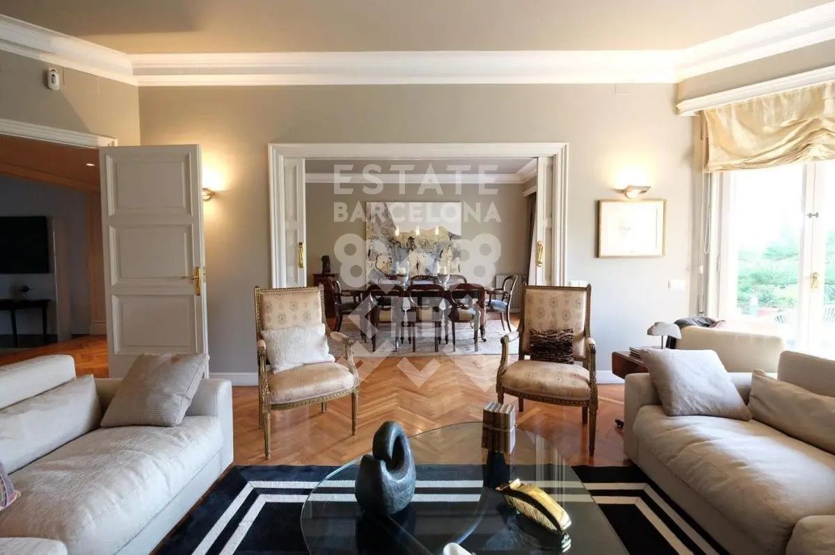 Casa en Barcelona, España, 520 m² - imagen 4