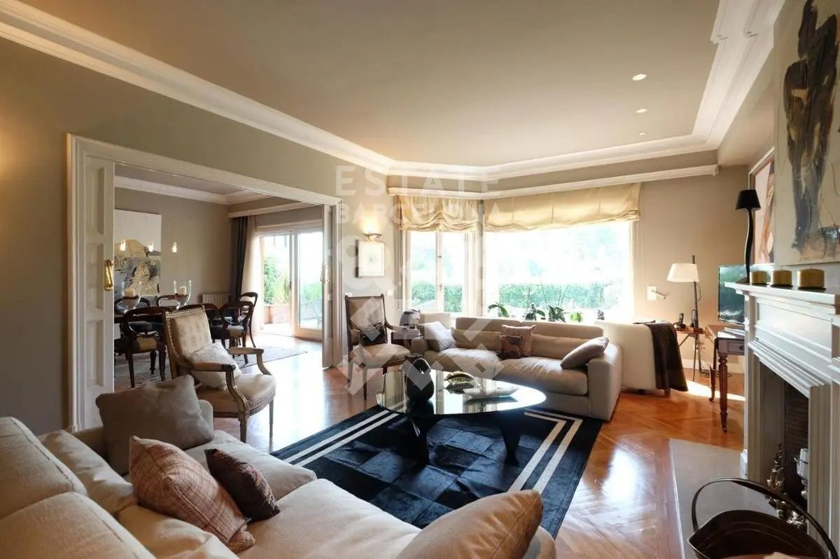 Casa en Barcelona, España, 520 m² - imagen 3