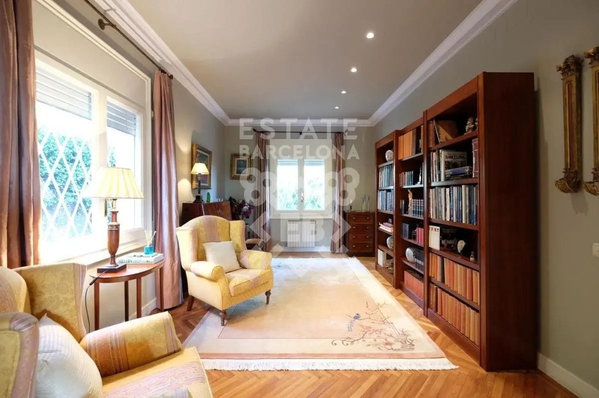 Casa en Barcelona, España, 520 m² - imagen 8