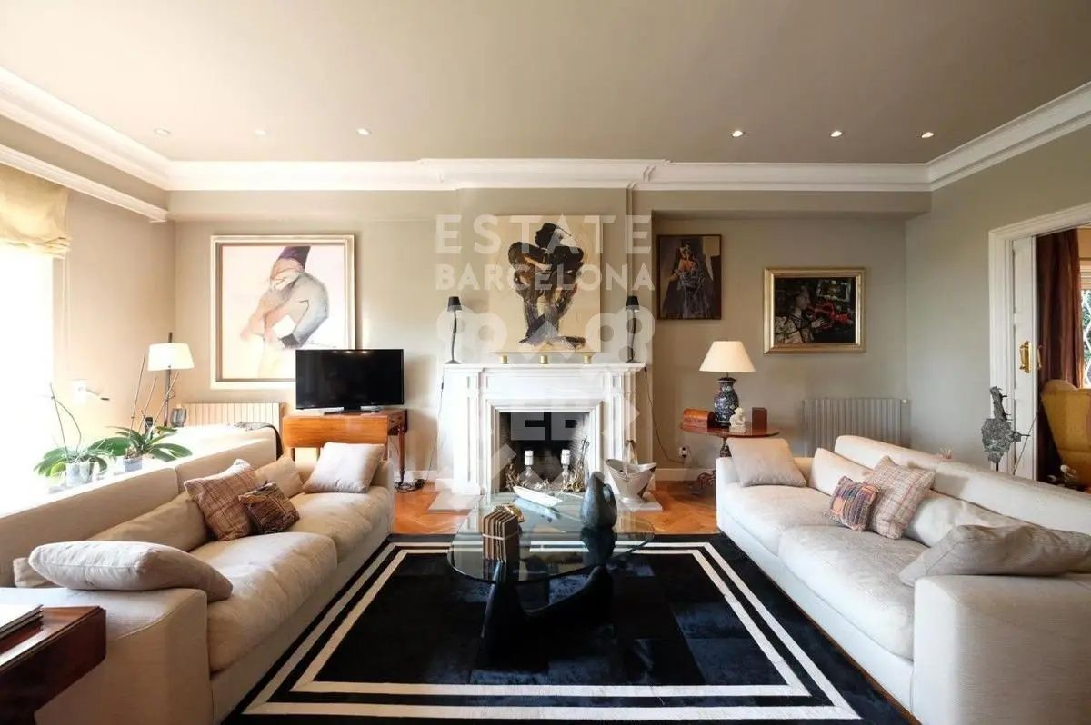 Casa en Barcelona, España, 520 m² - imagen 2