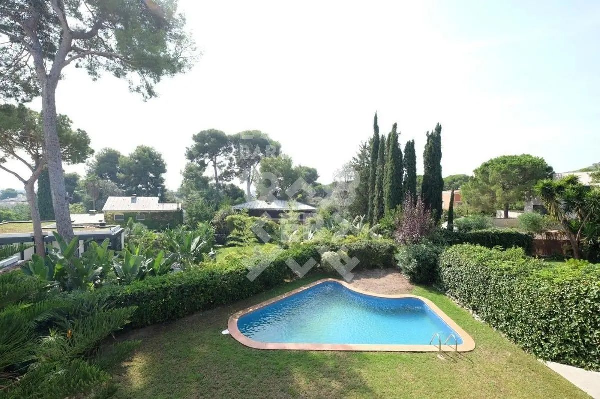 Casa en Barcelona, España, 520 m² - imagen 9