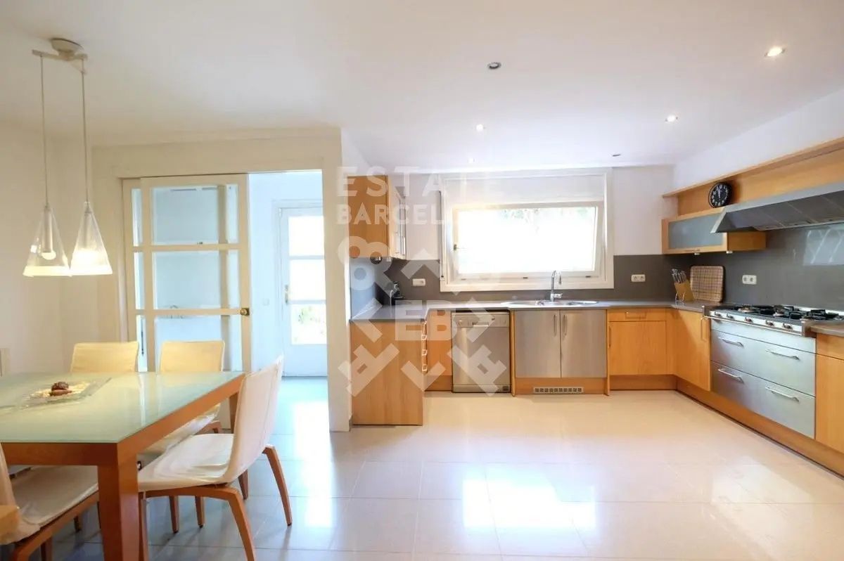 Casa en Barcelona, España, 520 m² - imagen 12