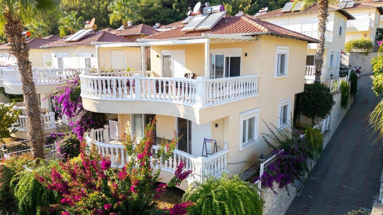 Villa in Alanya, Turkey, 160 m² - picture 1