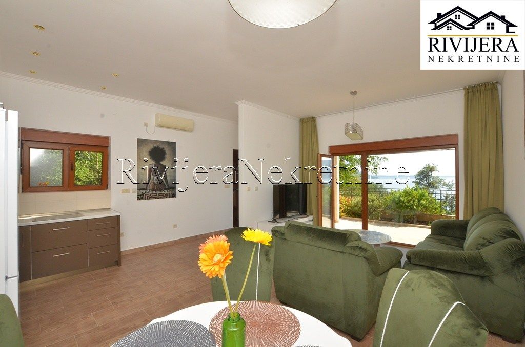 Piso en Herceg-Novi, Montenegro, 52 m² - imagen 1