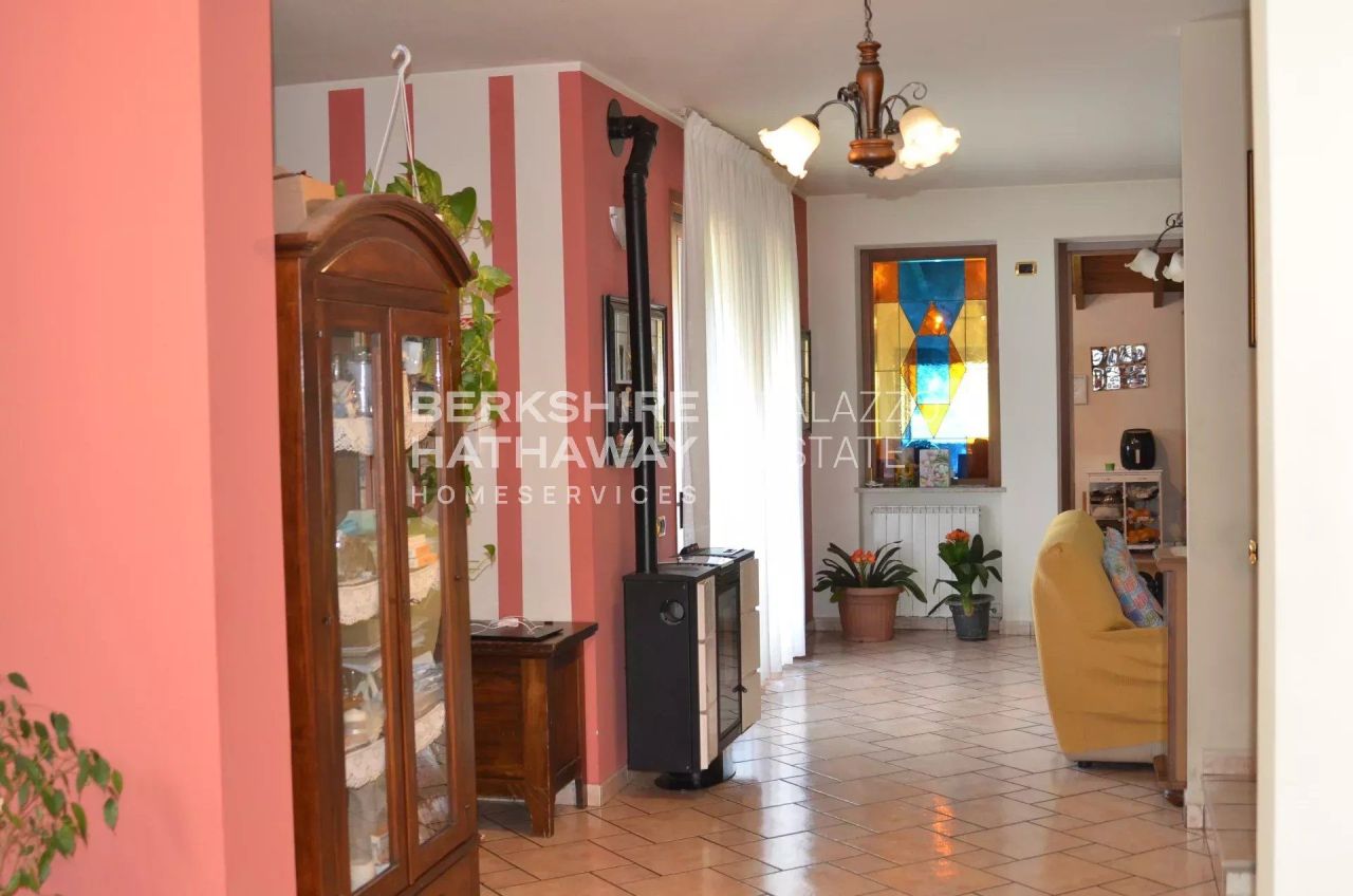 Villa in Novara, Italy, 319 m² - picture 7