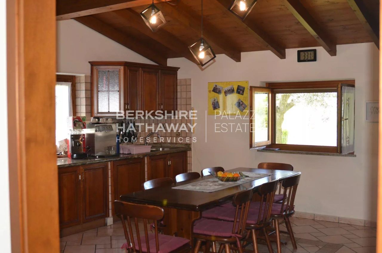 Villa in Novara, Italy, 319 m² - picture 6