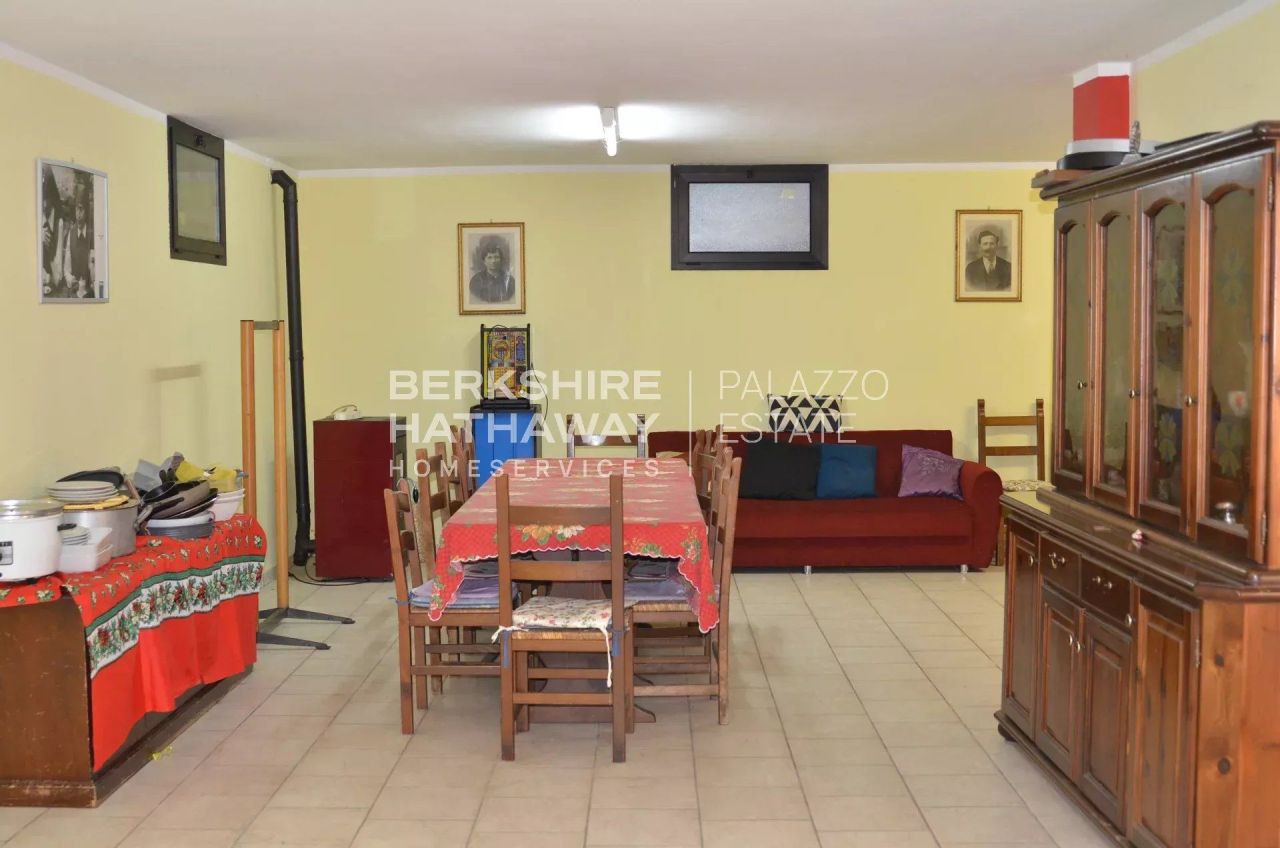 Villa in Novara, Italy, 319 m² - picture 13