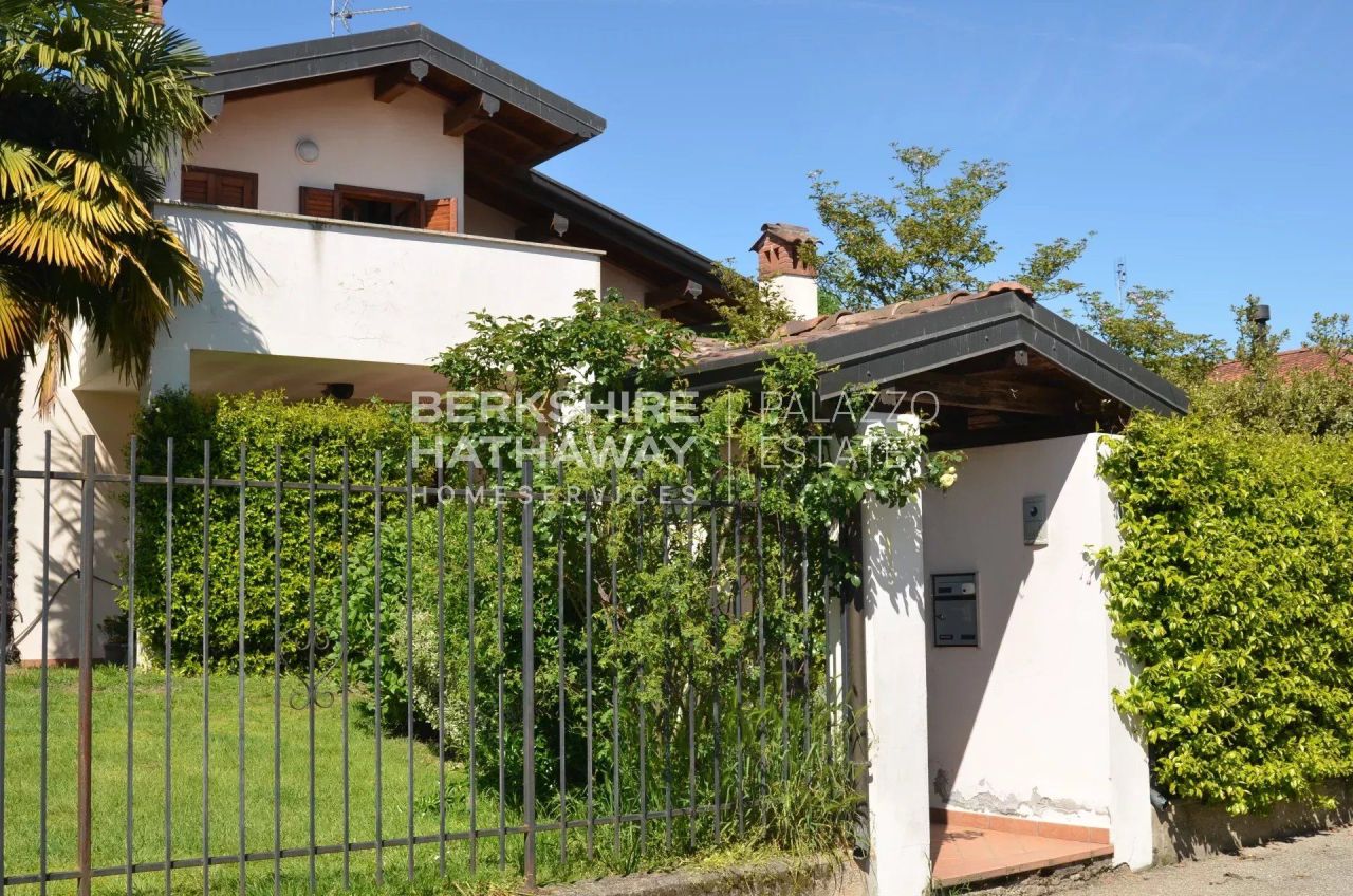 Villa in Novara, Italy, 319 m² - picture 2